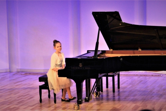 V Starptautiskais Lūcijas Garūtas jauno pianistu konkurss