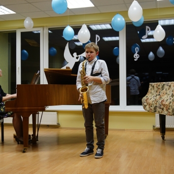 Klavieru un pūšaminstrumentu nodaļas audzēkņu koncerts - 