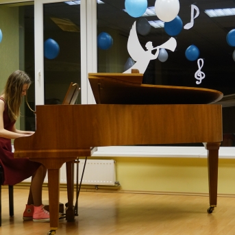 Klavieru un pūšaminstrumentu nodaļas audzēkņu koncerts - 