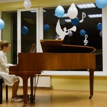 Klavieru un pūšaminstrumentu nodaļas audzēkņu koncerts - 