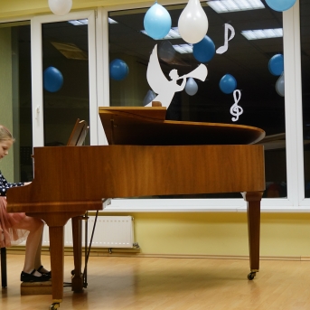 Klavieru un pūšaminstrumentu nodaļas audzēkņu koncerts - 