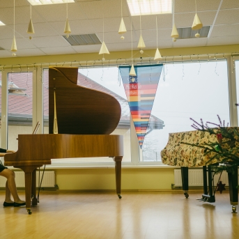 Ziemassvētki SMMS Pūtēju un klavieru nod. koncerts - 