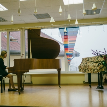 Ziemassvētki SMMS Pūtēju un klavieru nod. koncerts - 