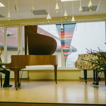 Ziemassvētki SMMS Pūtēju un klavieru nod. koncerts - 