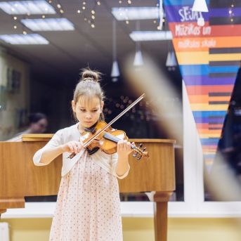 Stīgu nodaļas Ziemassvētki koncerts - 