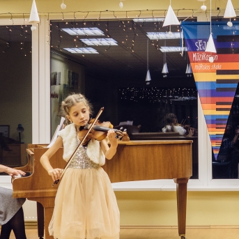 Stīgu nodaļas Ziemassvētki koncerts - 