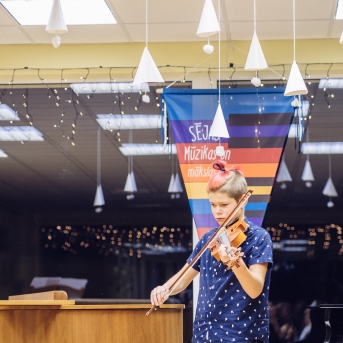 Stīgu nodaļas Ziemassvētki koncerts - 