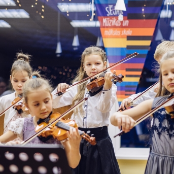 Stīgu nodaļas Ziemassvētki koncerts - 