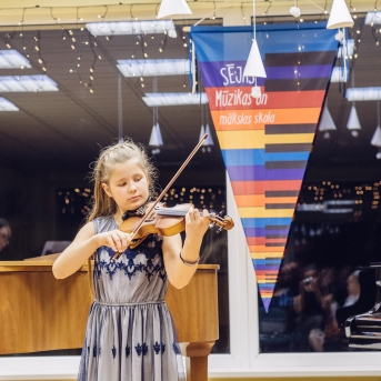 Stīgu nodaļas Ziemassvētki koncerts - 