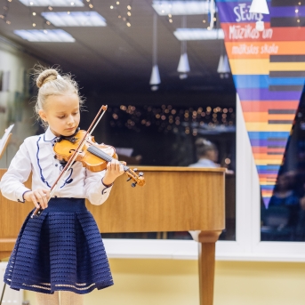 Stīgu nodaļas Ziemassvētki koncerts - 