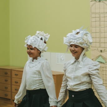 Ziemassvētki mākslas nodaļā - 