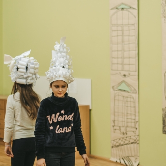 Ziemassvētki mākslas nodaļā - 