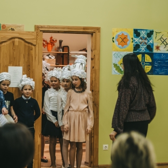 Ziemassvētki mākslas nodaļā - 