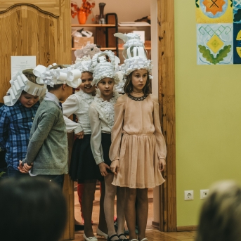 Ziemassvētki mākslas nodaļā - 