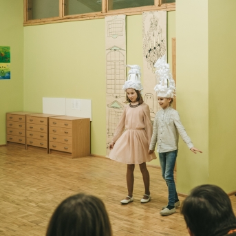 Ziemassvētki mākslas nodaļā - 