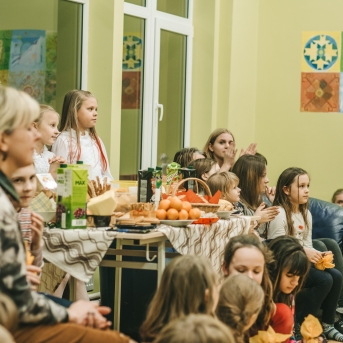 Ziemassvētki mākslas nodaļā - 