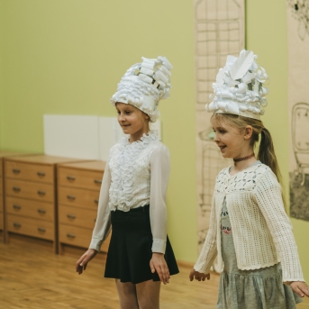 Ziemassvētki mākslas nodaļā - 