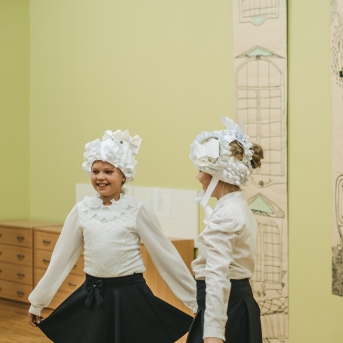 Ziemassvētki mākslas nodaļā - 