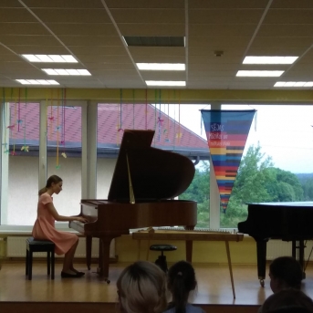 Viesos Valmieras MS audzēknes - 