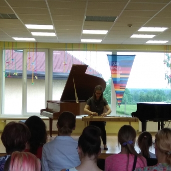 Viesos Valmieras MS audzēknes - 