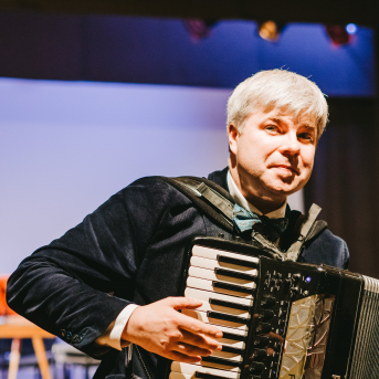 Ciemosjamies Līgatnē - 