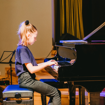 Ciemosjamies Līgatnē - 