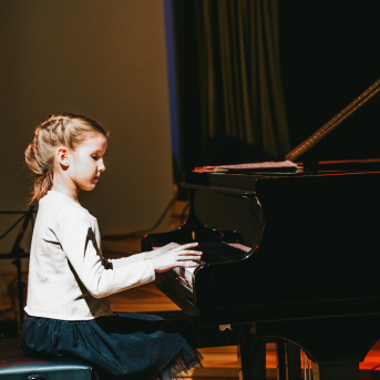 Ciemosjamies Līgatnē - 