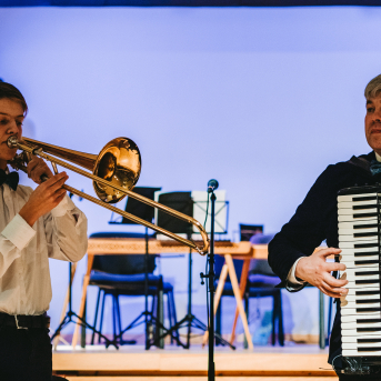 Ciemosjamies Līgatnē - 