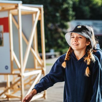 SMMS bauda mākslu - 