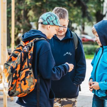 SMMS bauda mākslu - 