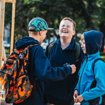 SMMS bauda mākslu - 