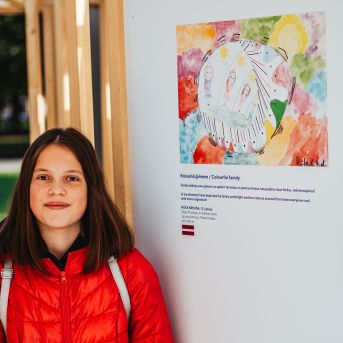 SMMS bauda mākslu - 