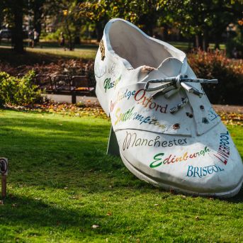 SMMS bauda mākslu - 