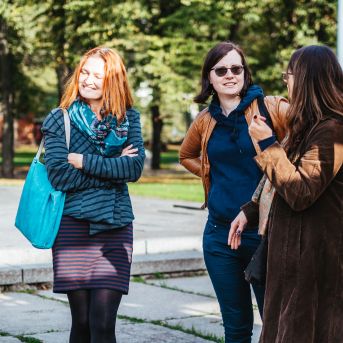 SMMS bauda mākslu - 