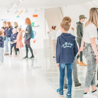 SMMS bauda mākslu - 