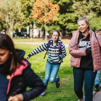 SMMS bauda mākslu - 