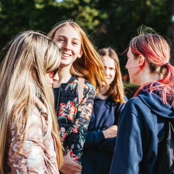 SMMS bauda mākslu - 