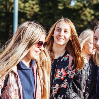 SMMS bauda mākslu - 