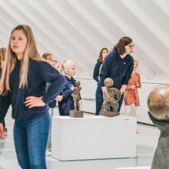 SMMS bauda mākslu - 