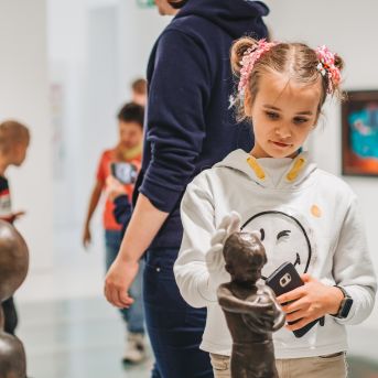 SMMS bauda mākslu - 