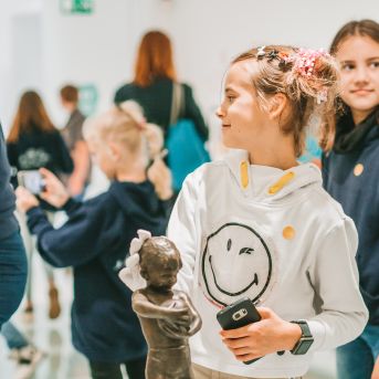 SMMS bauda mākslu - 