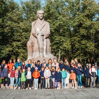 SMMS bauda mākslu - 