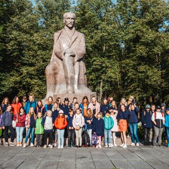 SMMS bauda mākslu - 