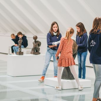 SMMS bauda mākslu - 