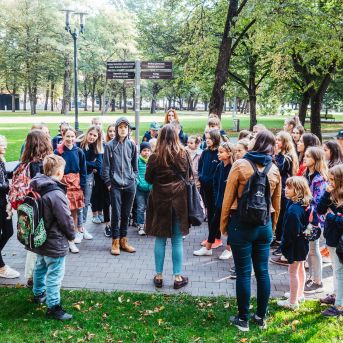 SMMS bauda mākslu - 