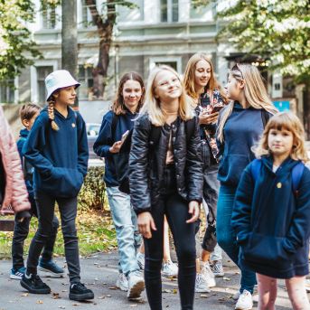 SMMS bauda mākslu - 