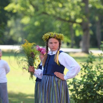 XII Skolu jaunatnes dziesmu un deju svētku 