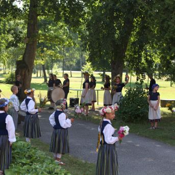 XII Skolu jaunatnes dziesmu un deju svētku 