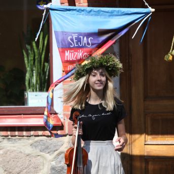 XII Skolu jaunatnes dziesmu un deju svētku 