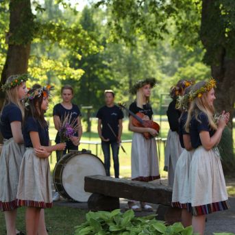 XII Skolu jaunatnes dziesmu un deju svētku 